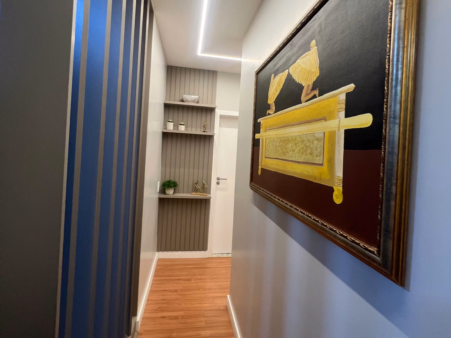 Corredor de acesso às salas do escritório Da Mata